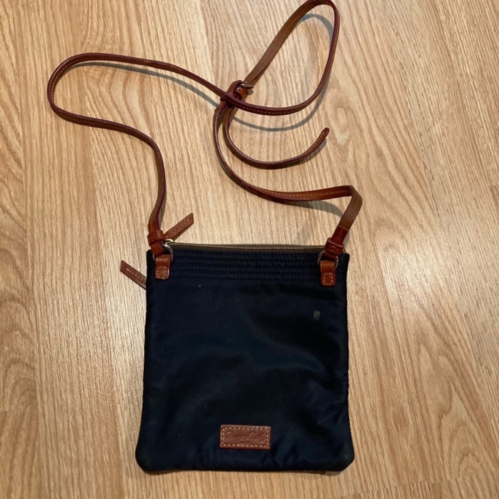 Dooney and Bourke navy nylon crossbody purse